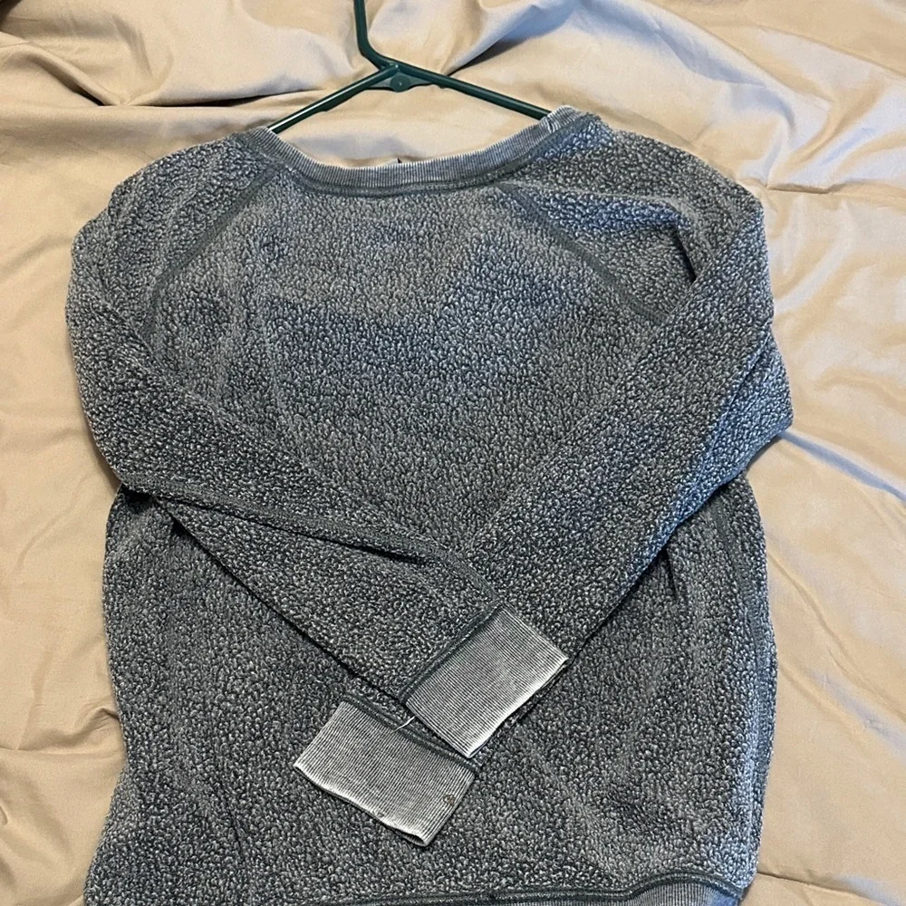 Breckenridge Women's Gray Crew Neck Sweater - Picture 3 of 8